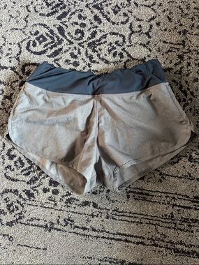 Rabbit Women's 2.5 running shorts size medium